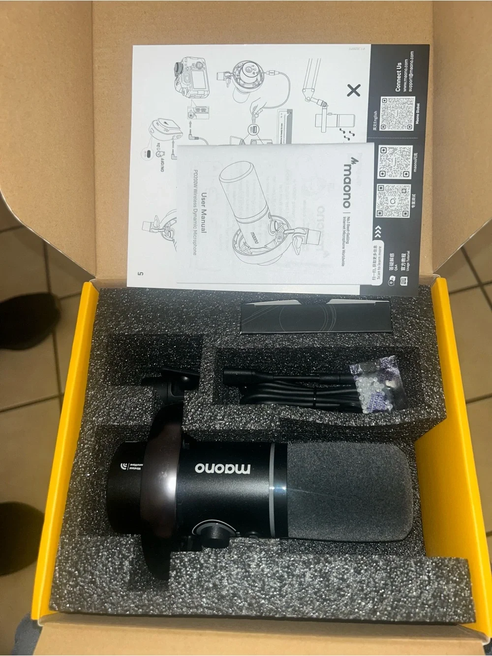 PD200W Wireless Dynamic Microphone - Black